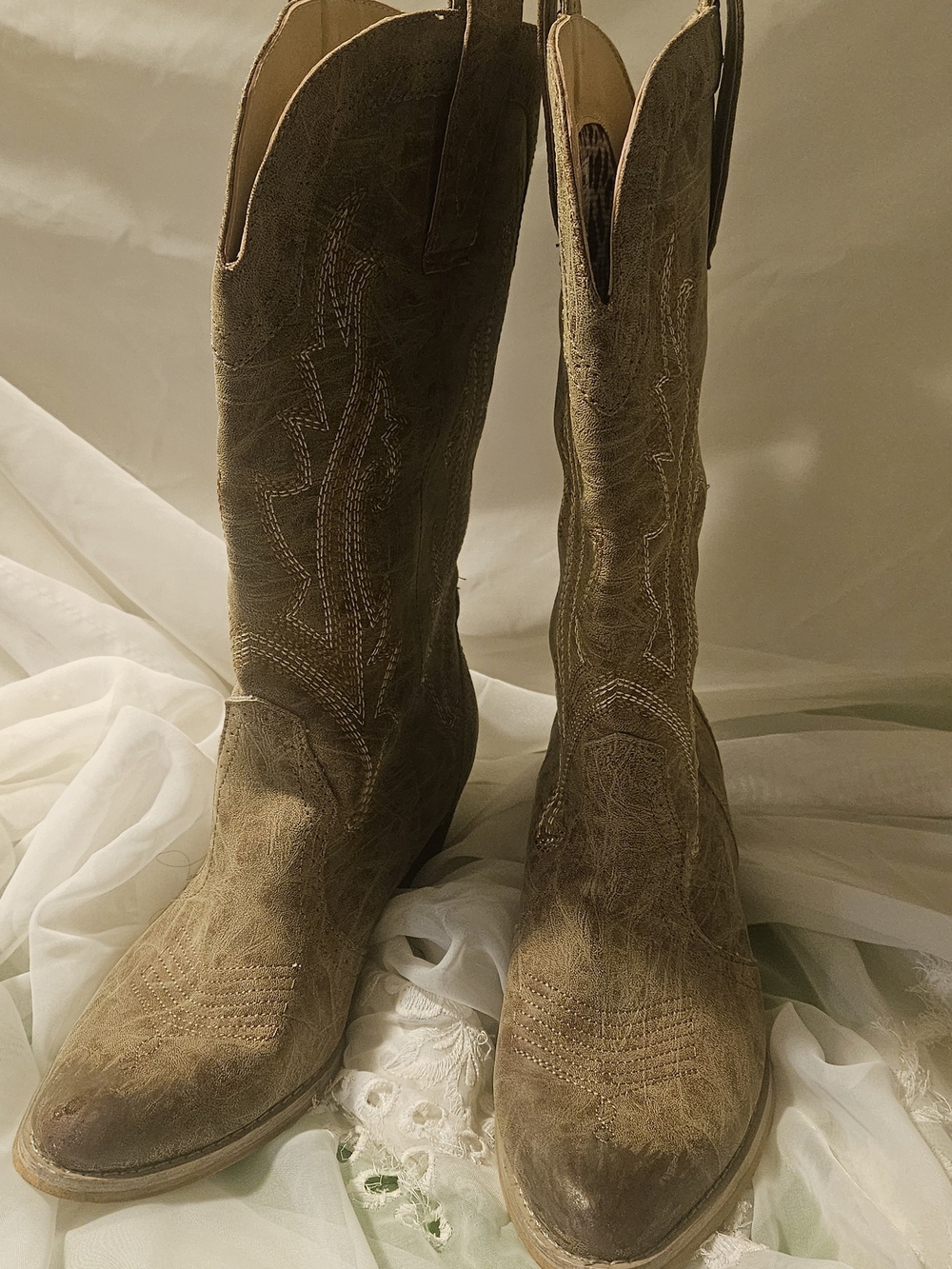 Rollda Western Boots in Distressed Tan - Women
